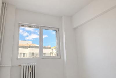 Apartament cu 3 camere decomandat în Giurgiului - 12