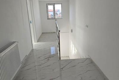Casă cu 4 camere cu Teren 311 Mp în Dobroești