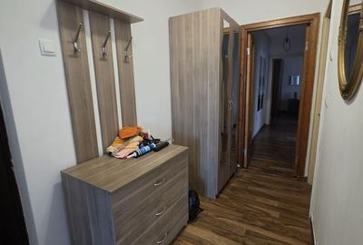 Apartament cu 3 camere decomandat în Cornișa - 11