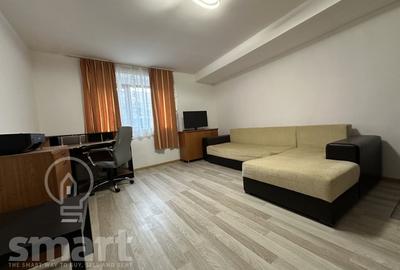 Apartament cu 2 camere semidecomandat, mobilat în Central