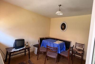 Casă cu 4 camere în Ghirdoveni