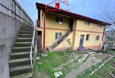 Casă individuală cu 6 camere cu Teren 693 Mp în Exterior Sud