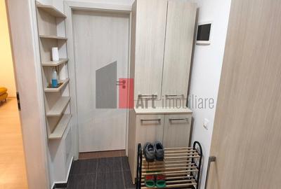 Apartament cu 2 camere semidecomandat în Metalurgiei