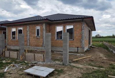 Casă cu 4 camere cu Teren 480 Mp în Central
