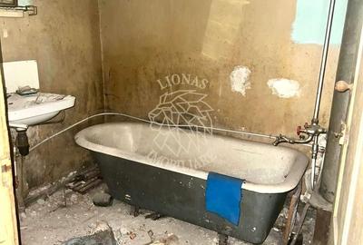 Casă cu 2 camere cu Teren 147 Mp în Central