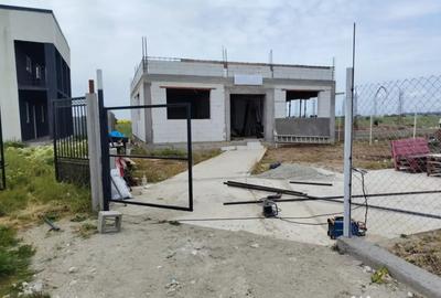 Casă cu 3 camere cu Teren 400 Mp în Central
