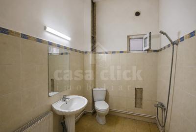 Apartament cu 3 camere semidecomandat în Central - 8