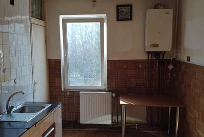 Apartament cu 2 camere decomandat în Tudor