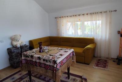 Casă cu 6 camere cu Teren 500 Mp în Iris