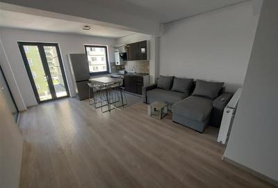 Apartament cu 2 camere semidecomandat, mobilat în Tractorul