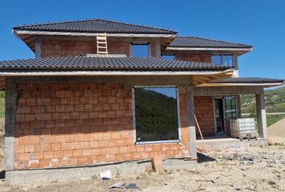 Casă individuală cu 4 camere cu Canalizare în Baciu - 2