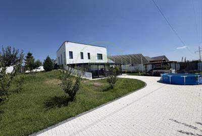 Casă individuală cu 4 camere cu Garaj în Plaiul Vulcanești