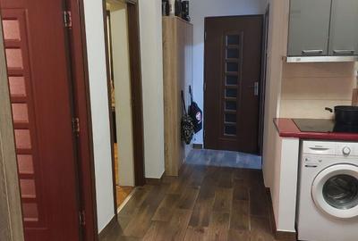 Apartament cu 3 camere semidecomandat în Central - 3