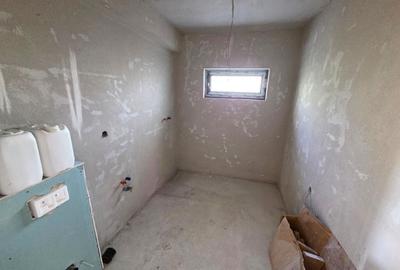 Casă cu 4 camere cu Canalizare în Dâmbul Rotund - 6