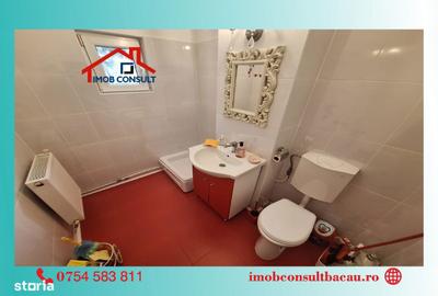 Apartament cu 3 camere decomandat în 9 Mai - 2