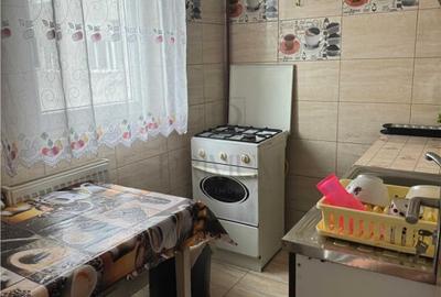 Garsonieră decomandată în Lipovei