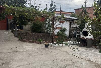 Casă cu 2 camere cu Teren 300 Mp în Central