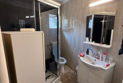 Casă individuală cu 6 camere cu Canalizare în Eroii Revoluției - 15