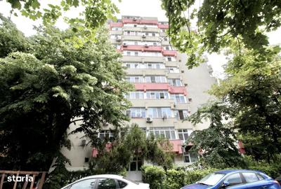 Apartament cu 3 camere decomandat în Teiul Doamnei