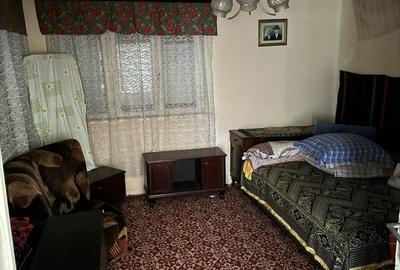 Casă cu 4 camere în Frumușani