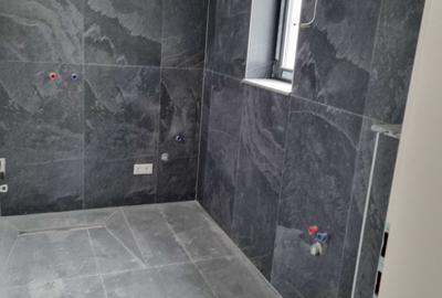 Apartament cu 3 camere decomandat în Exterior Vest