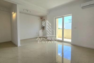 Apartament cu 3 camere semidecomandat în Torontalului