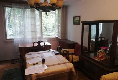 Apartament decomandat în Drumul Taberei