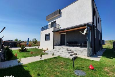 Casă cu 4 camere cu Teren 500 Mp în Agigea