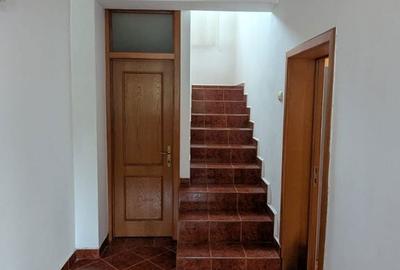 Casă cu 5 camere cu Teren 500 Mp în Central - 7
