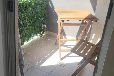 Garsonieră decomandată în Titan