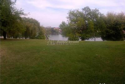 Teren de 380 mp, în Tei