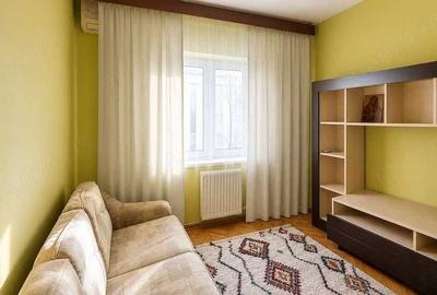 Apartament cu 3 camere decomandat în Complex Studențesc