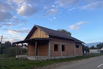 Casă cu 2 camere în Central