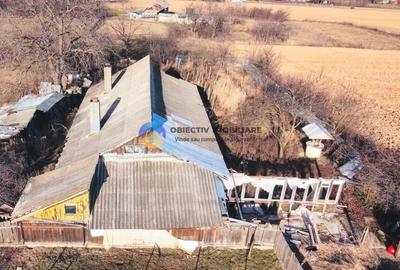 Casă cu 2 camere cu Teren 2040 Mp în Unghi