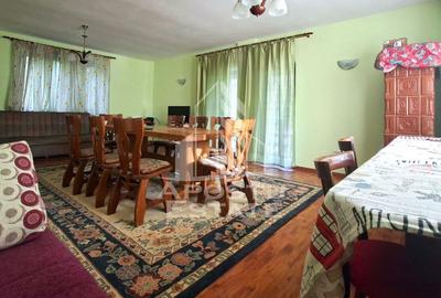Casă cu 4 camere în Vladimirescu