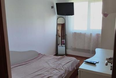 Apartament cu 3 camere decomandat, mobilat în Km 4 - 4