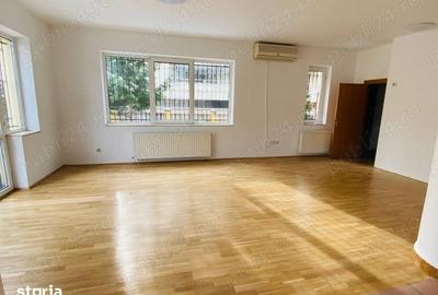 Casă cu 5 camere cu Teren 300 Mp în Herăstrău