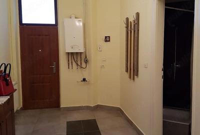 Apartament cu 5 camere decomandat în Central - 1