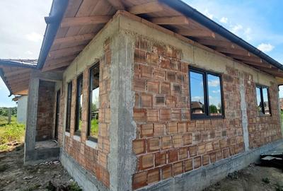 Casă cu 3 camere cu Teren 500 Mp în Central