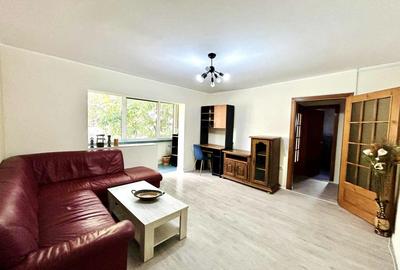Apartament cu 3 camere semidecomandat, mobilat în Complex Studențesc