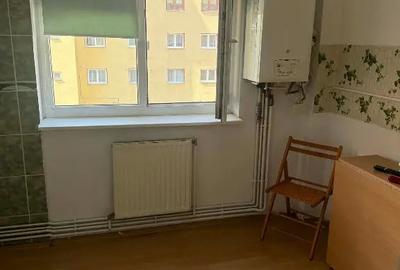 Apartament cu 2 camere decomandat în Triaj