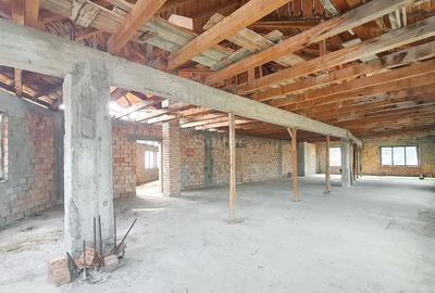 Spațiu comercial, de 1,600 mp, în Central - 11