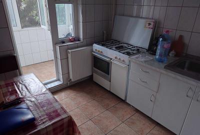 Apartament cu 2 camere decomandat în Popa Șapcă