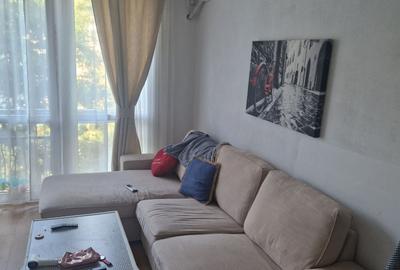 Apartament cu 3 camere semidecomandat în Titan