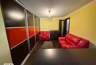 Apartament cu 3 camere decomandat în Cornișa