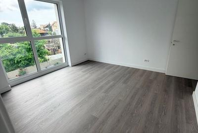 Apartament cu 3 camere decomandat în Fundeni
