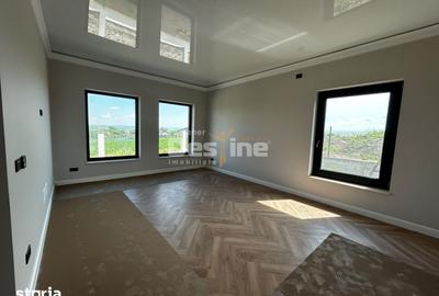 Casă cu 4 camere cu Teren 450 Mp în Rediu - 12