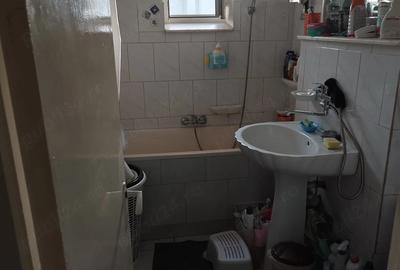 Apartament cu 3 camere decomandat în Steaua - 1