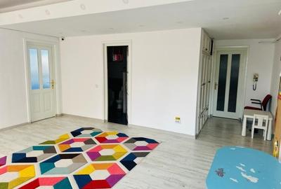 Spațiu comercial, de 784 mp, în Central - 3