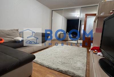 Apartament cu 3 camere decomandat în Traian